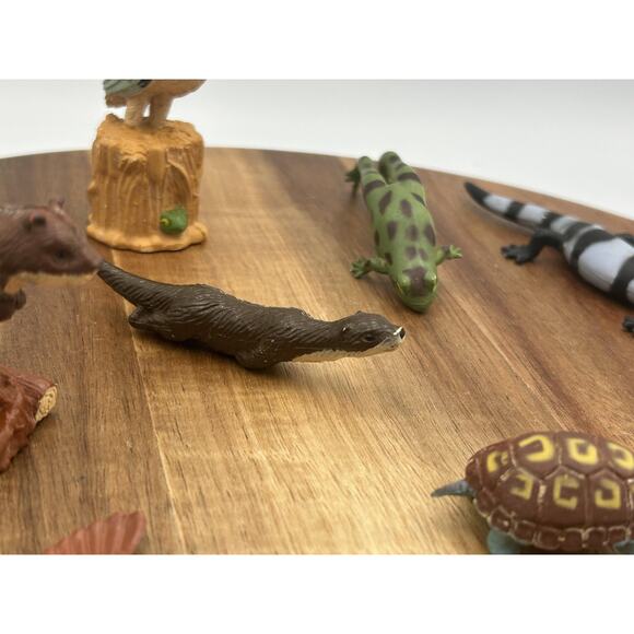 K&M International River Wildlife Animal Figures Lot Heron Bear Otter Turtle Fish - Picture 4 of 16